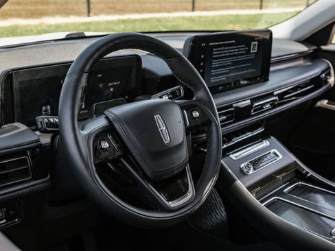 Used 2025 Lincoln Aviator Reserve w/ Jet Appearance Package AWD/4WD image 23