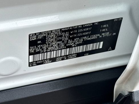 Used 2025 Toyota RAV4 XLE AWD/4WD image 45