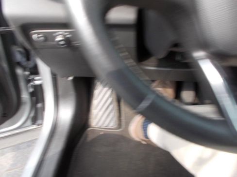 Used 2023 Buick Envision Essence image 19