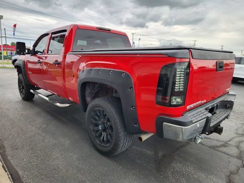 Used 2011 GMC Sierra 2500 SLE w/ SLE Preferred Package AWD/4WD image 5