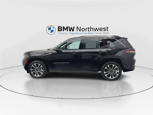 Used 2022 Jeep Grand Cherokee Overland AWD/4WD image 11