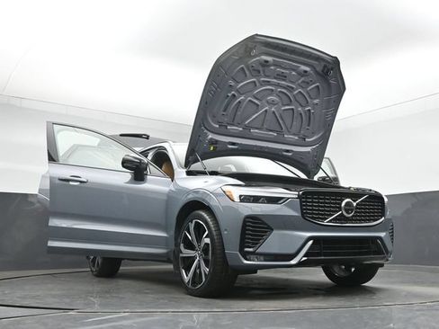 Used 2023 Volvo XC60 B5 Ultimate w/ Climate Package FWD image 51