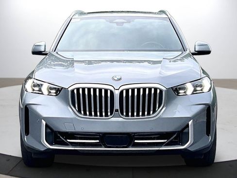 Used 2024 BMW X5 xDrive40i w/ Premium Package AWD/4WD image 3