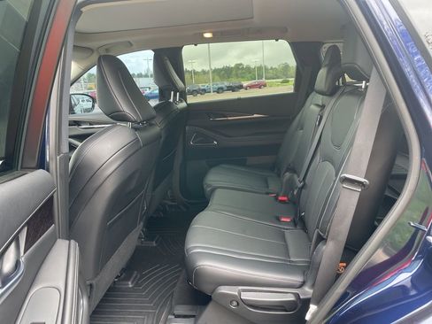 Used 2023 INFINITI QX60 Sensory w/ Cargo Package FWD image 14