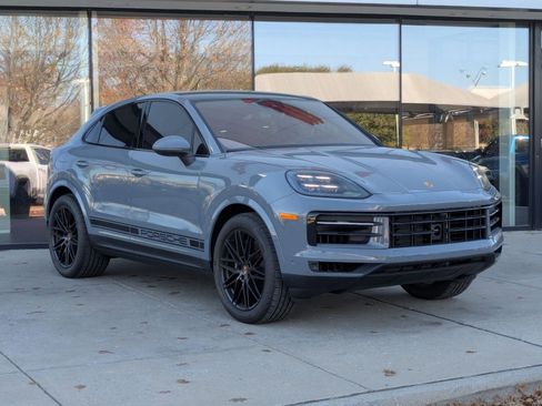 New 2026 Porsche Cayenne Coupe image 7