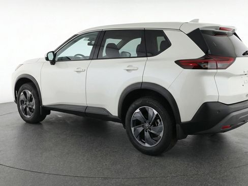 Used 2025 Nissan Rogue SV AWD/4WD image 6