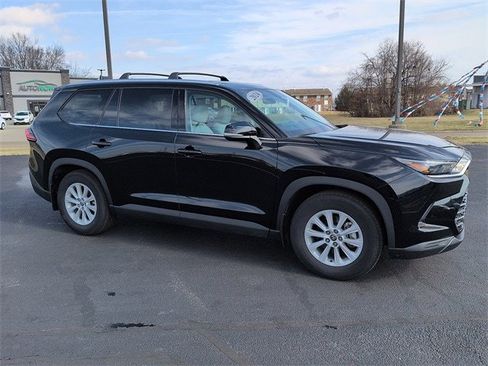 Certified 2024 Toyota Grand Highlander XLE image 8