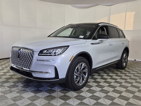 New 2026 Lincoln Corsair Premiere image 3