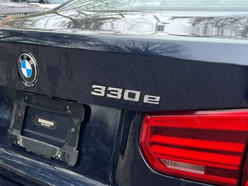 Used 2017 BMW 330e image 6