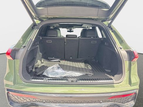 New 2026 Audi SQ5 Prestige AWD/4WD image 9