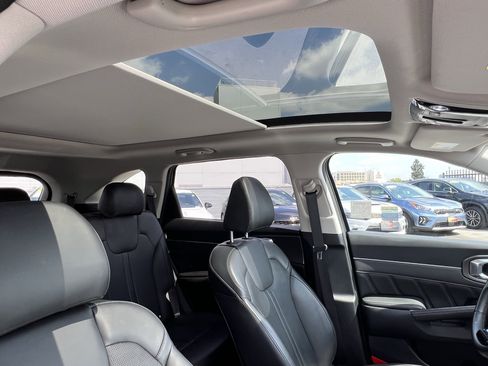 Certified 2024 Kia Sorento SX image 14