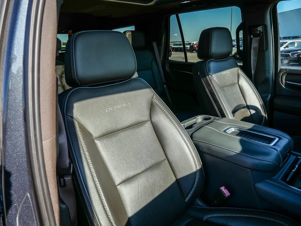 Used 2021 GMC Yukon Denali w/ Denali Premium Package RWD image 20