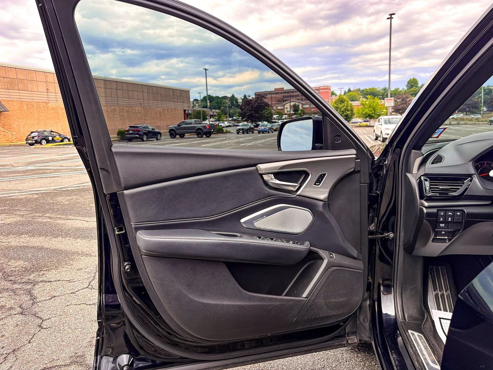 Used 2019 Acura RDX w/ Advance Package AWD/4WD image 9