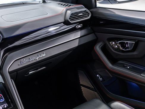 Used 2021 Lamborghini Urus AWD/4WD image 50