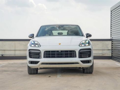 Used 2023 Porsche Cayenne GTS image 10