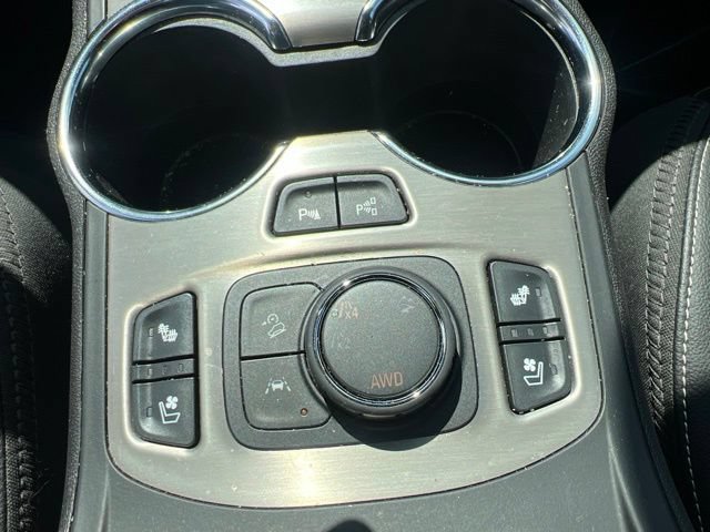 Used 2024 GMC Terrain Denali w/ Denali Premium Package AWD/4WD image 33