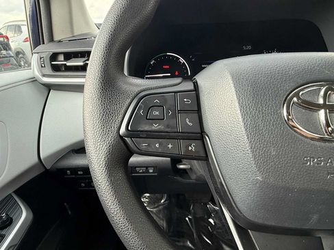 Used 2026 Toyota Sienna LE AWD/4WD image 19