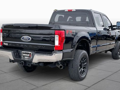Used 2018 Ford F250 XL w/ STX Appearance Package image 12