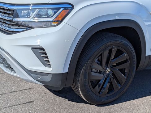 Used 2022 Volkswagen Atlas Cross Sport SE image 9