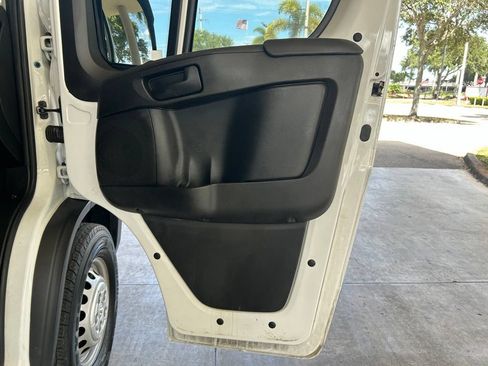 Used 2025 RAM ProMaster 2500 w/ Convenience Group FWD image 23