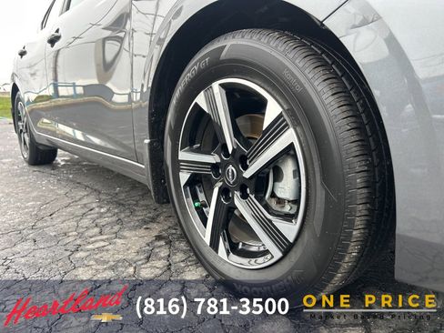 Used 2024 Nissan Sentra SV image 11