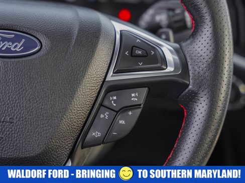 Used 2022 Ford Edge ST-Line w/ Class II Trailer Tow Package image 28