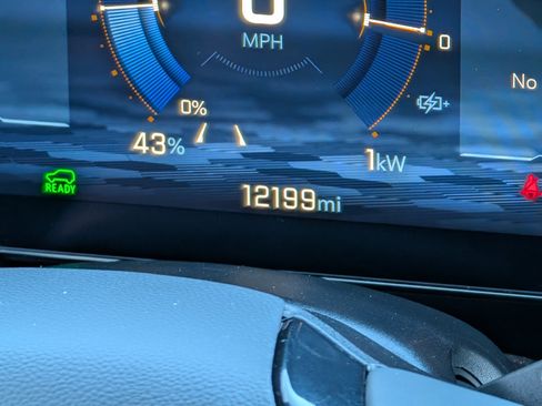 Used 2025 Chevrolet Equinox EV RS FWD image 26