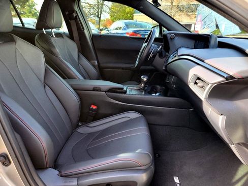 Used 2019 Lexus UX 200 F Sport image 28