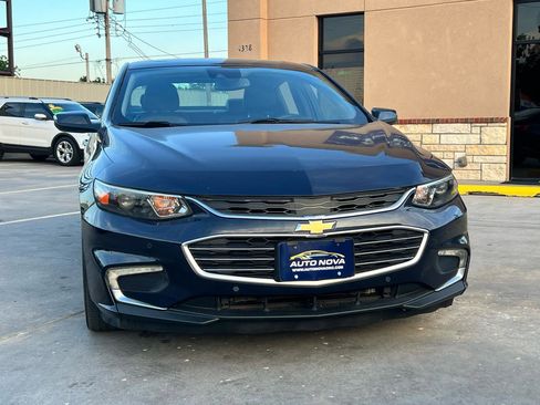 Used 2017 Chevrolet Malibu Premier w/ Premier Sun and Wheel Package FWD image 2