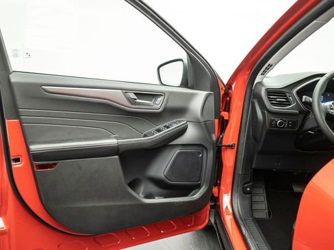 Certified 2024 Ford Escape Active FWD image 9