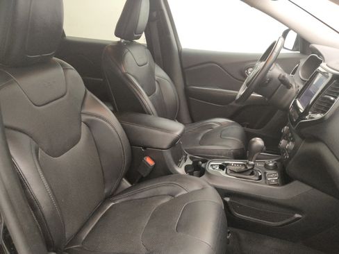 Used 2019 Jeep Cherokee Limited AWD/4WD image 21