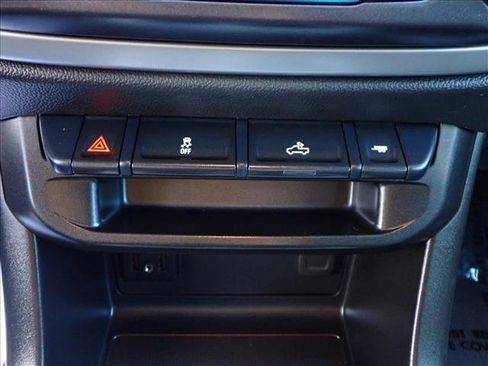 Used 2022 Chevrolet Colorado LT w/ LT Convenience Package image 19