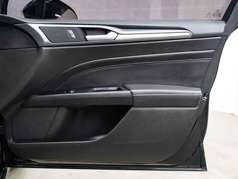 Used 2014 Ford Fusion Titanium image 27