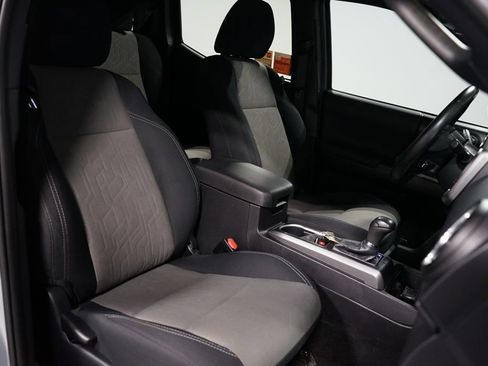 Used 2021 Toyota Tacoma TRD Sport image 27