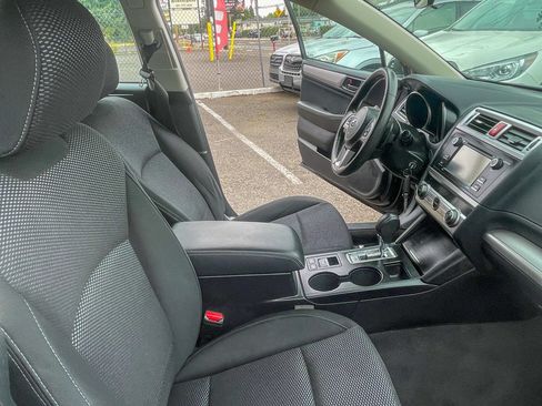 Used 2017 Subaru Outback 2.5i AWD/4WD image 34