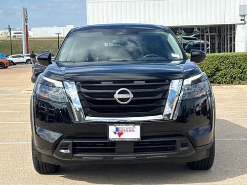 Certified 2024 Nissan Pathfinder S image 3