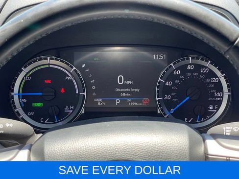 Used 2024 Toyota Highlander XLE FWD image 7