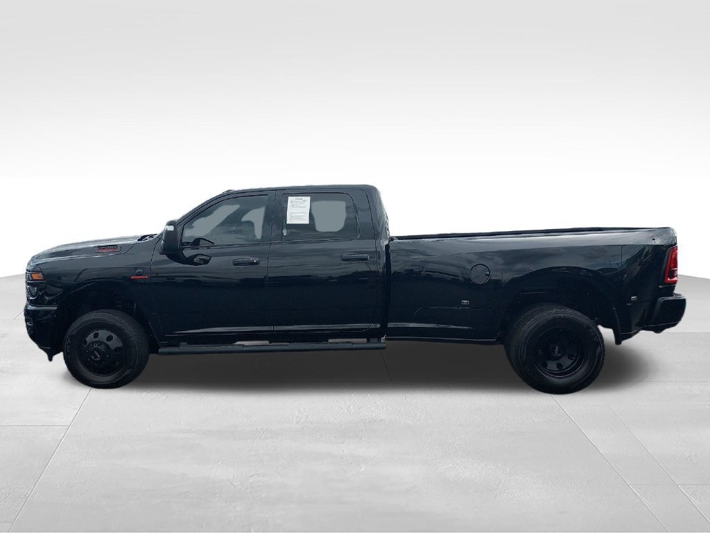 Used 2025 RAM 3500 Tradesman AWD/4WD image 2