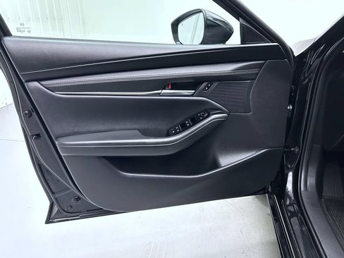 Used 2025 MAZDA MAZDA3 s FWD image 9