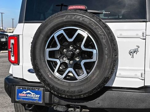 Used 2023 Ford Bronco Outer Banks image 10