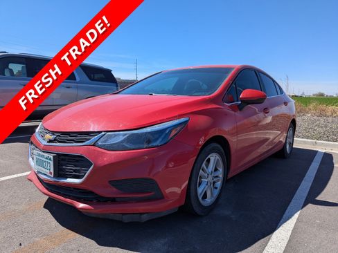 Used 2017 Chevrolet Cruze LT image 1