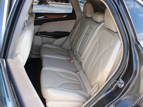 Used 2017 Lincoln MKC Select w/ Select Plus Package image 32