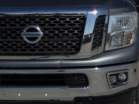 Used 2017 Nissan Titan SV AWD/4WD image 8