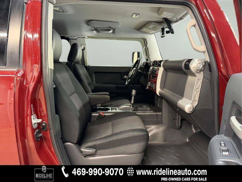 Used 2010 Toyota FJ Cruiser 2WD w/ Convenience Pkg image 18