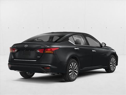 Used 2025 Nissan Altima 2.5 SV FWD image 2