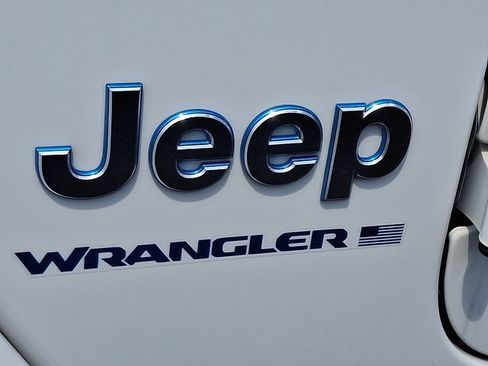 Used 2024 Jeep Wrangler Unlimited Sahara AWD/4WD image 8