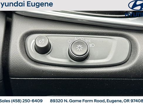 Used 2017 Chevrolet Volt Premier w/ Driver Confidence II Package image 38