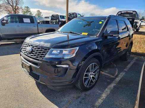 Used 2018 Ford Explorer Sport image 3
