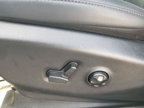 Used 2025 Chrysler Pacifica Select FWD image 14