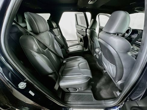 Used 2024 Hyundai Palisade Calligraphy AWD/4WD image 11